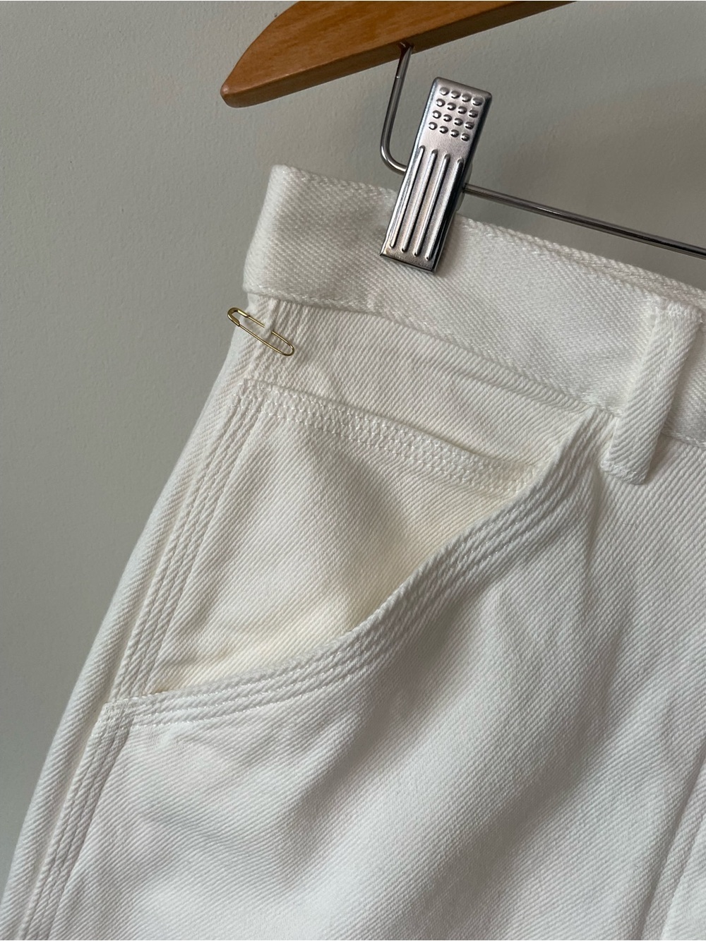 Wilfred High-Rise Straight-Leg Jeans in Off-White - Picture 5 of 11